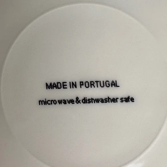 Made in Portugal Snowman Appetizer Plates Set of 2 White Red 8.25in Ceramic - Picture 6 of 8